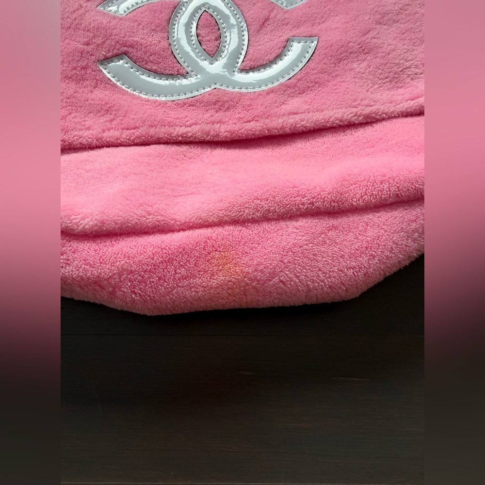 CHANEL Precision VIP Bag in Pink Logo Fleece Crossbody/Shoulder Bag - Picture 3 of 13